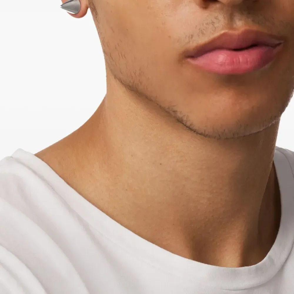 Серьга с шипованной отделкой