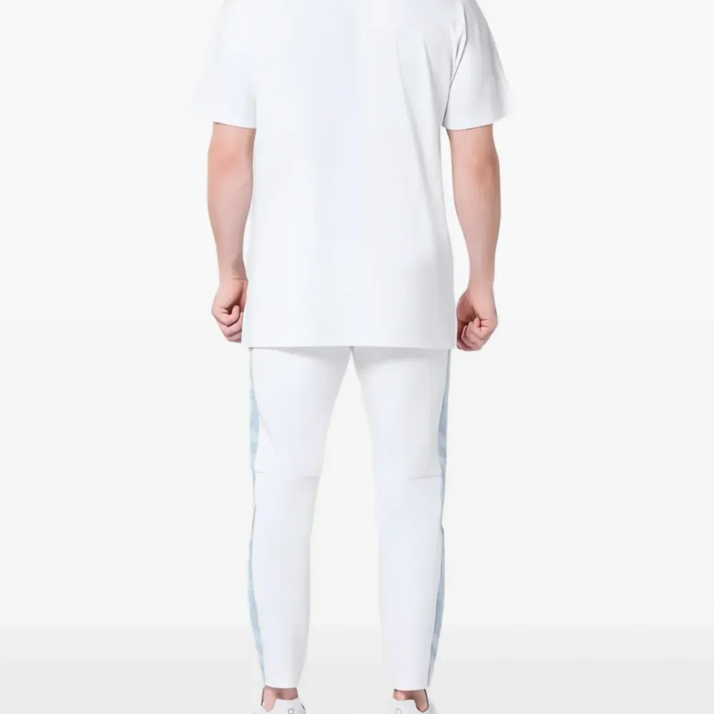 Футболка с логотипом