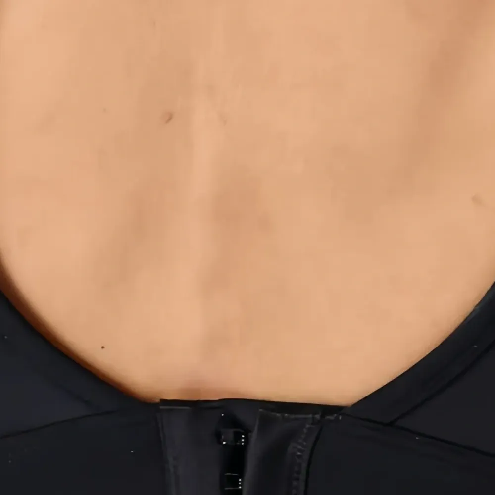 Спортивный бюстгальтер со вставками