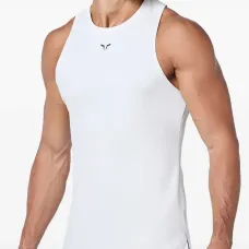 Спортивный топ с логотипом