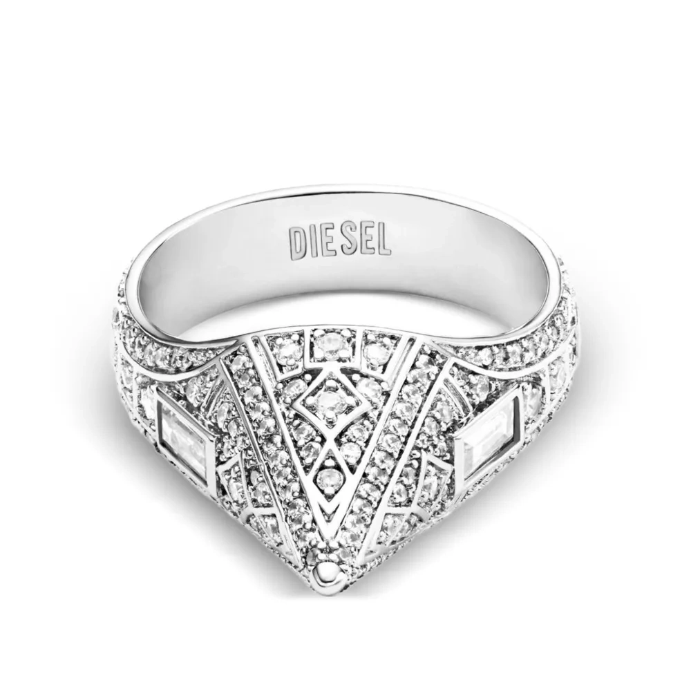 Кольцо в форме конуса