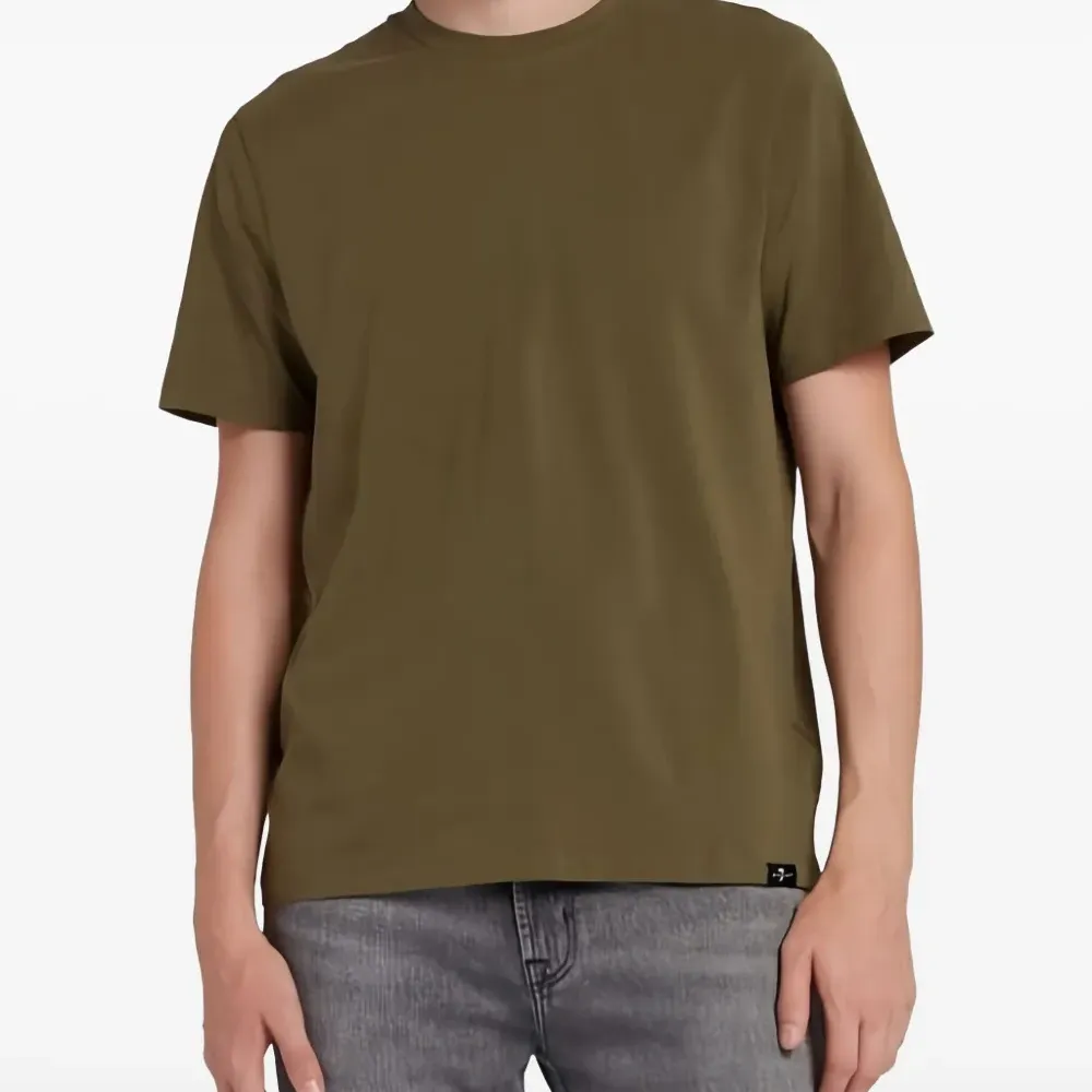 Футболка с круглым вырезом