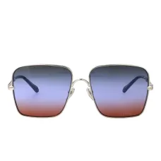 Солнечные очки в квадратной оправе