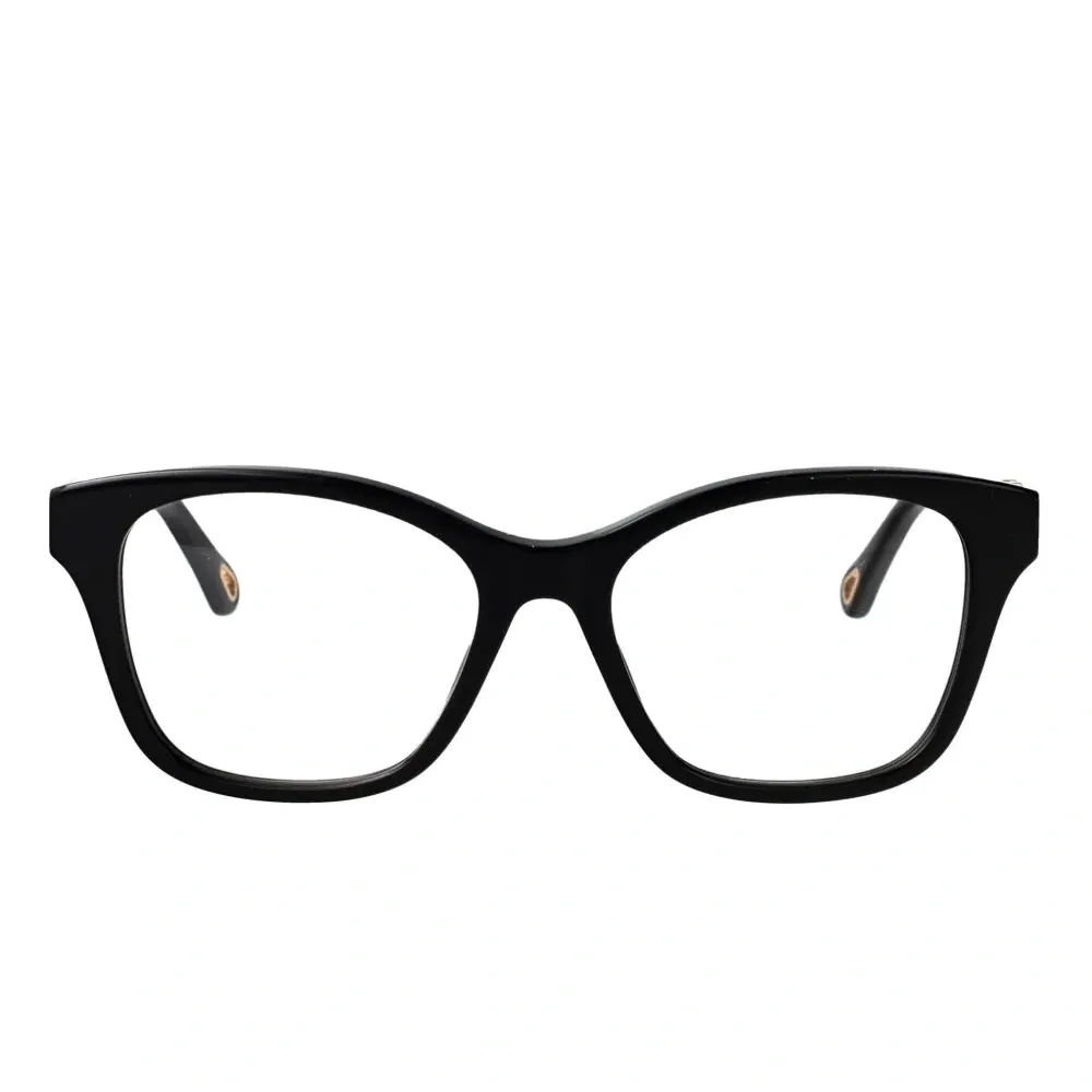 Очки в квадратной оправе