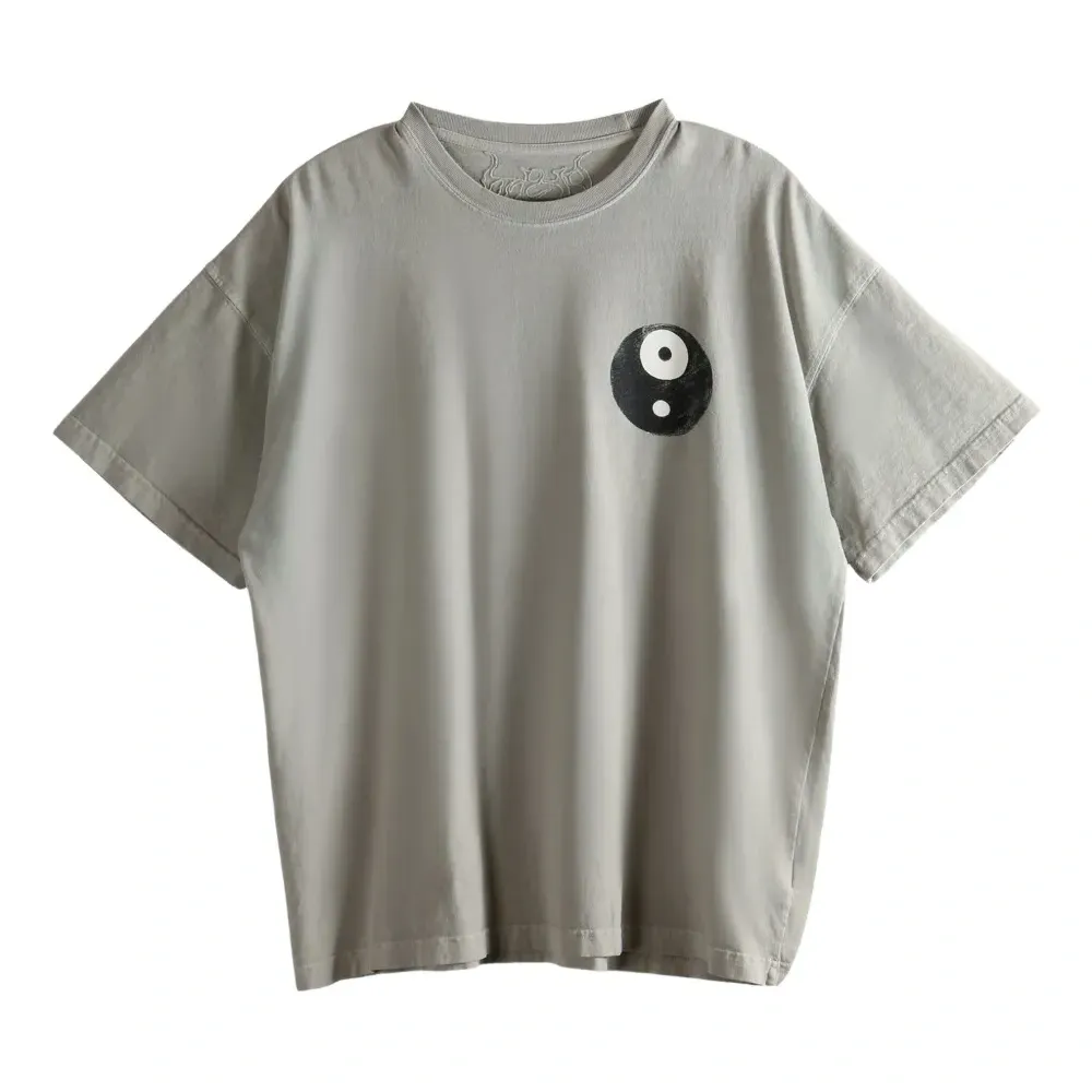 Футболка с графичным принтом Футболка с графичным принтом