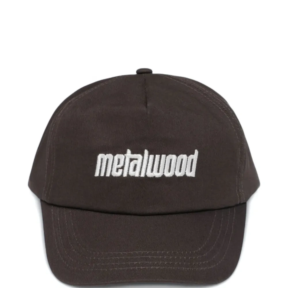 Бейсболка с логотипом