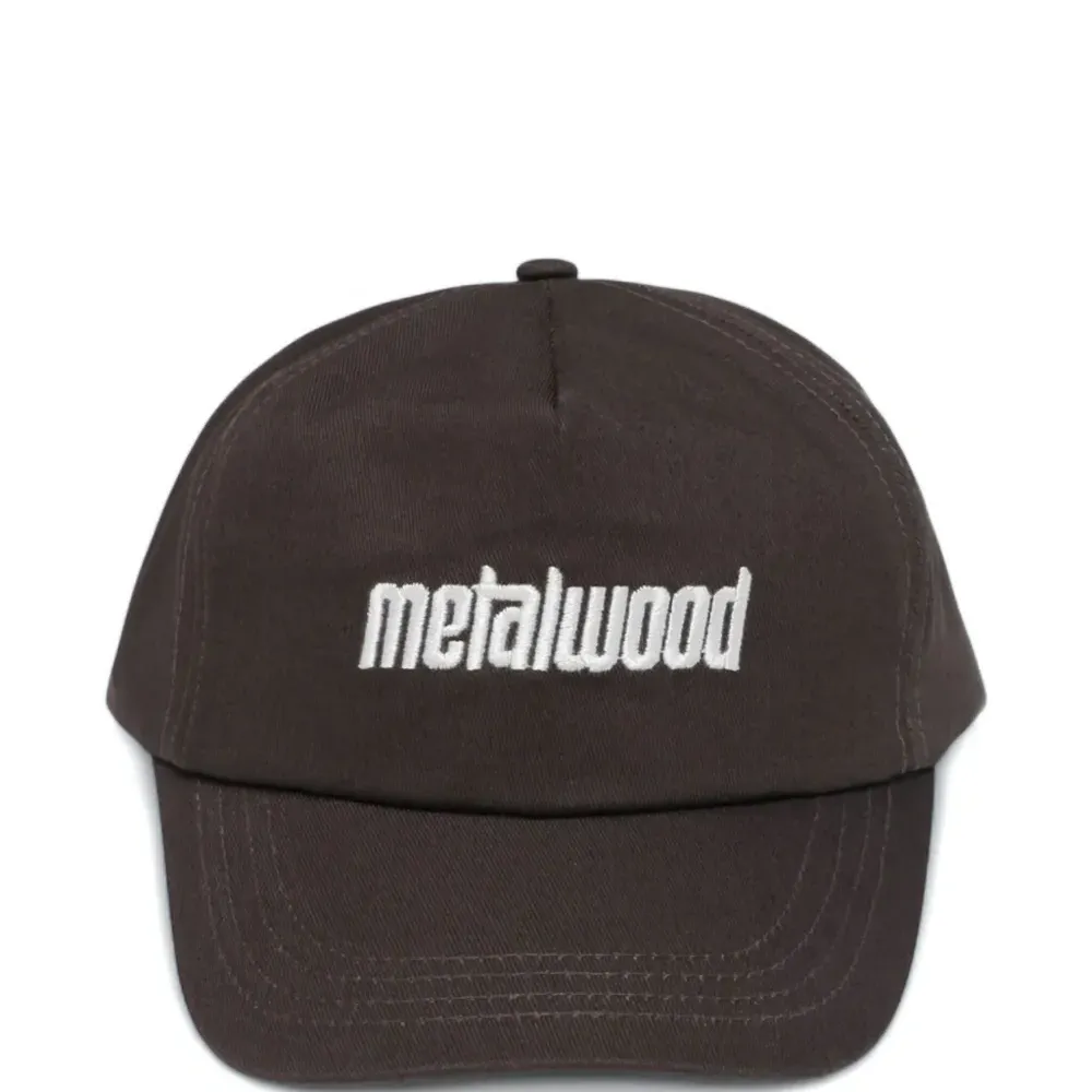 Бейсболка с логотипом