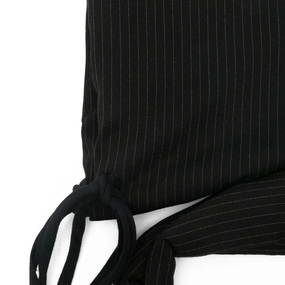 Капюшон в тонкую полоску