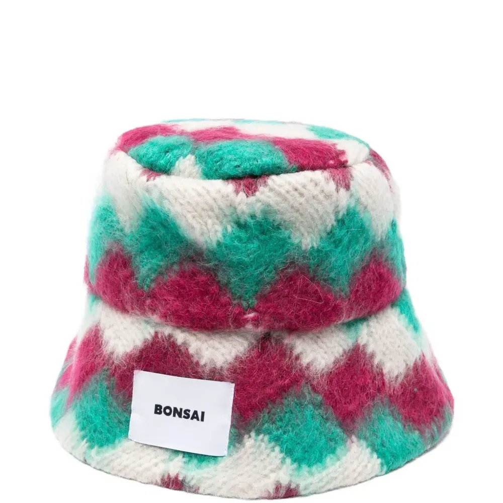 Панамка с геометрическим узором