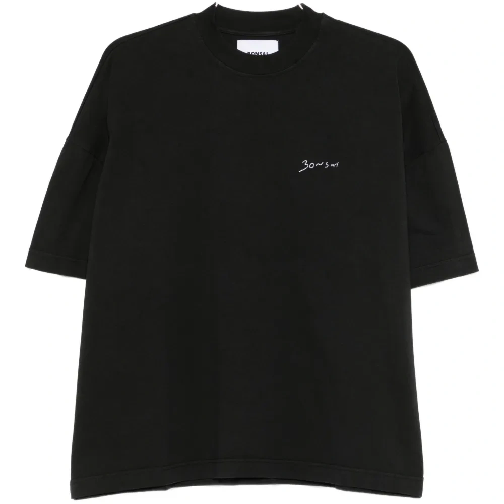 Футболка с вышивкой логотипа