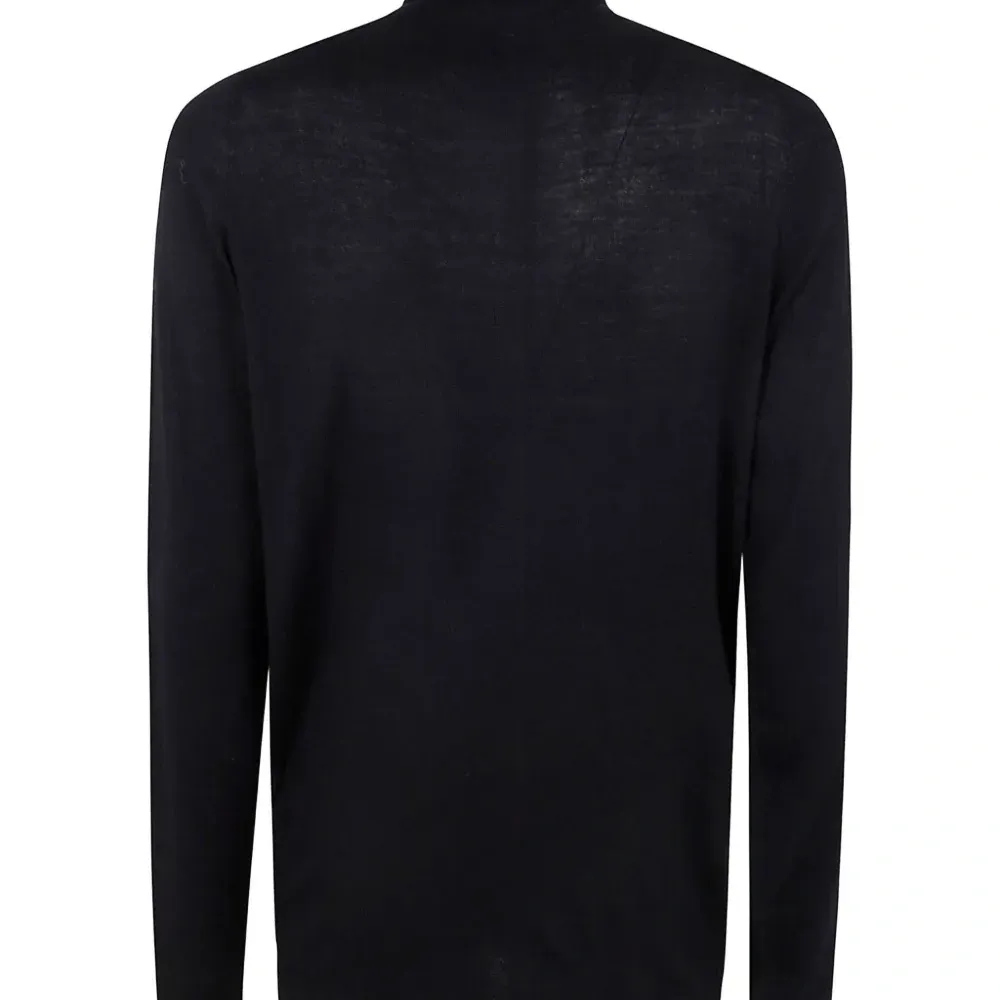 Топ с высоким воротником