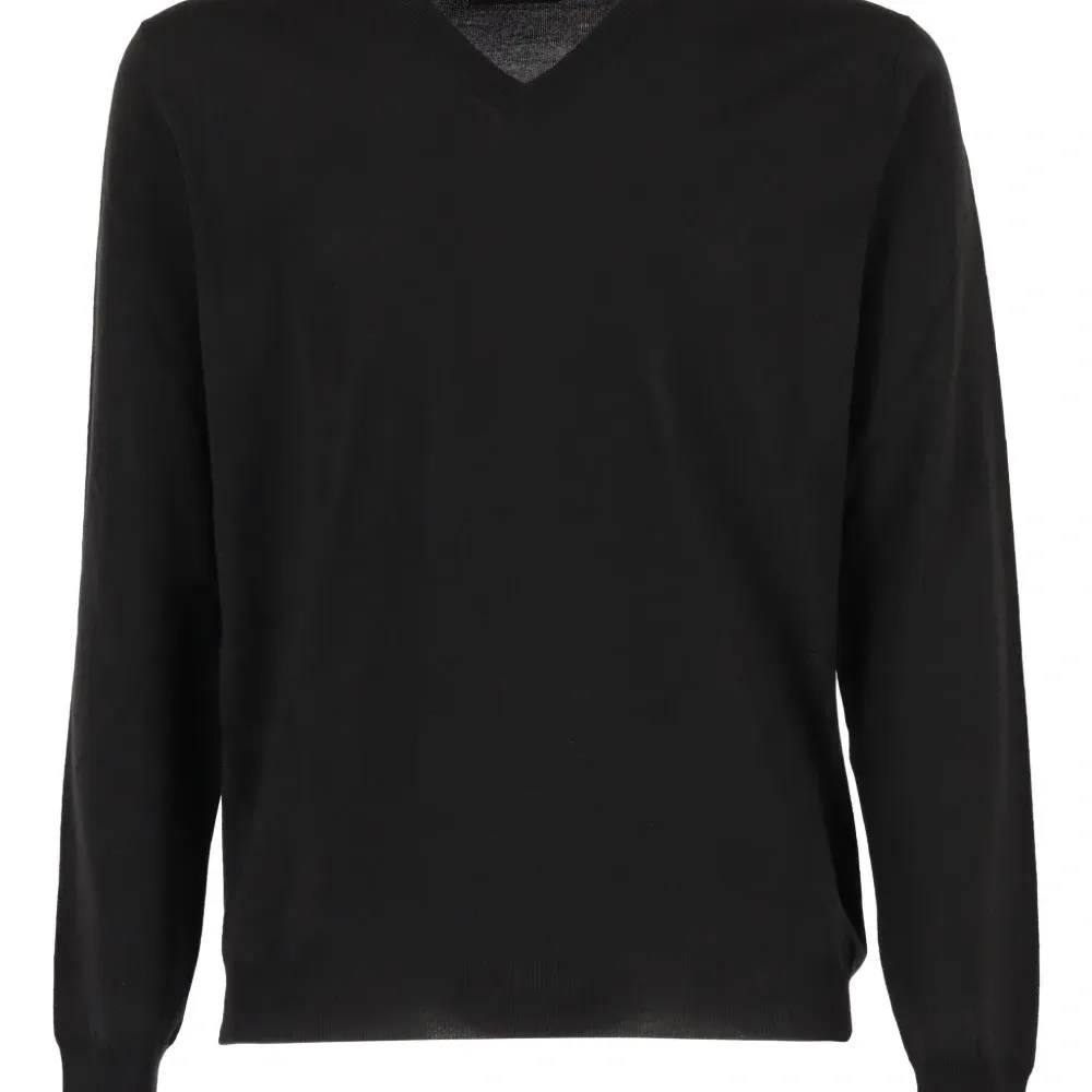 Свитер с V-образным вырезом