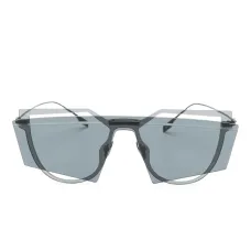 Солнцезащитные очки в геометричной оправе