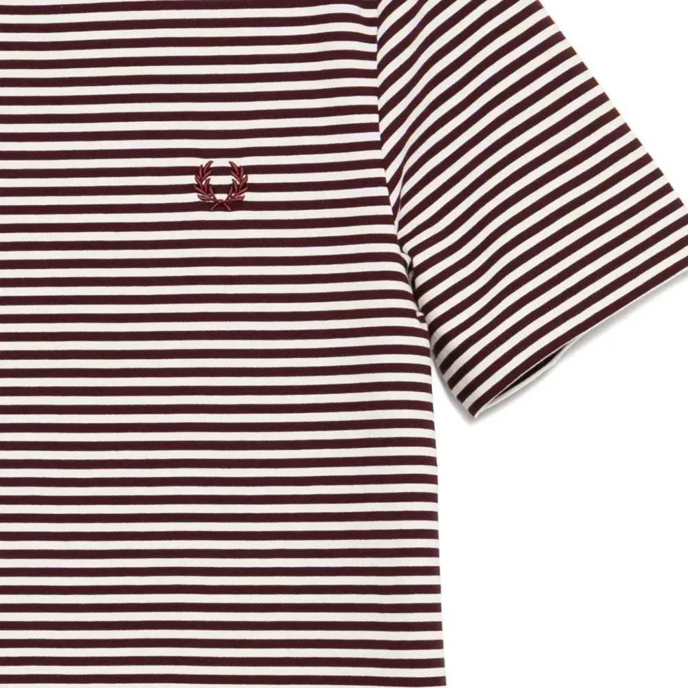 Футболка с вышитым логотипом