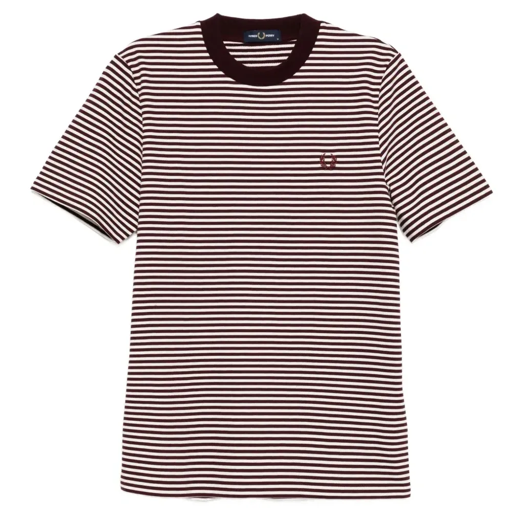 Футболка с вышитым логотипом