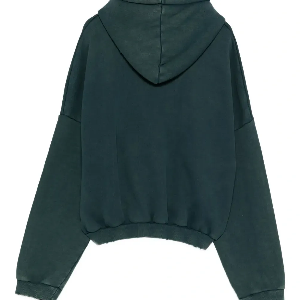 Худи с булавкой