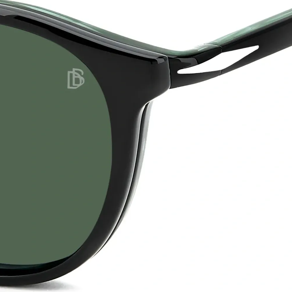 Очки в круглой оправе