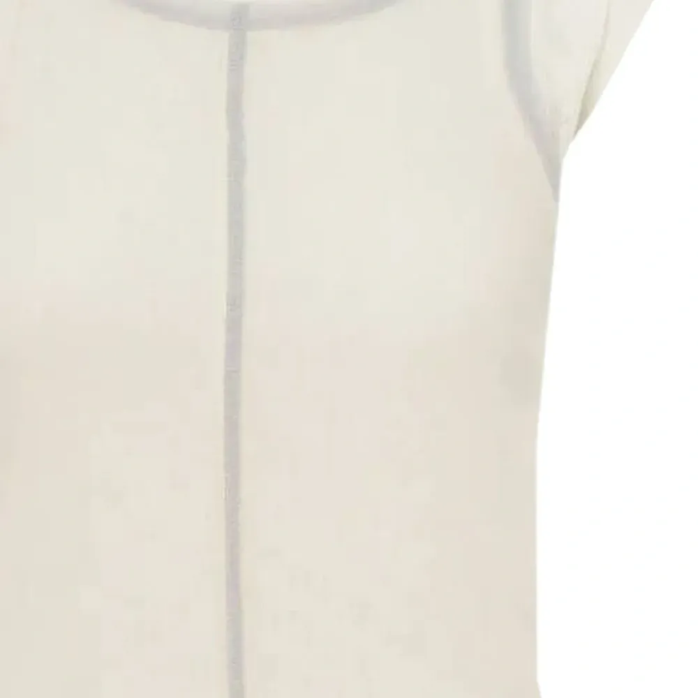 Футболка с отделкой швами Футболка с отделкой швами