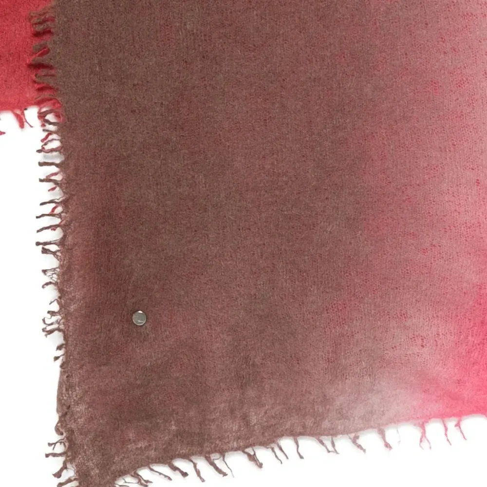 Шарф с необработанными краями