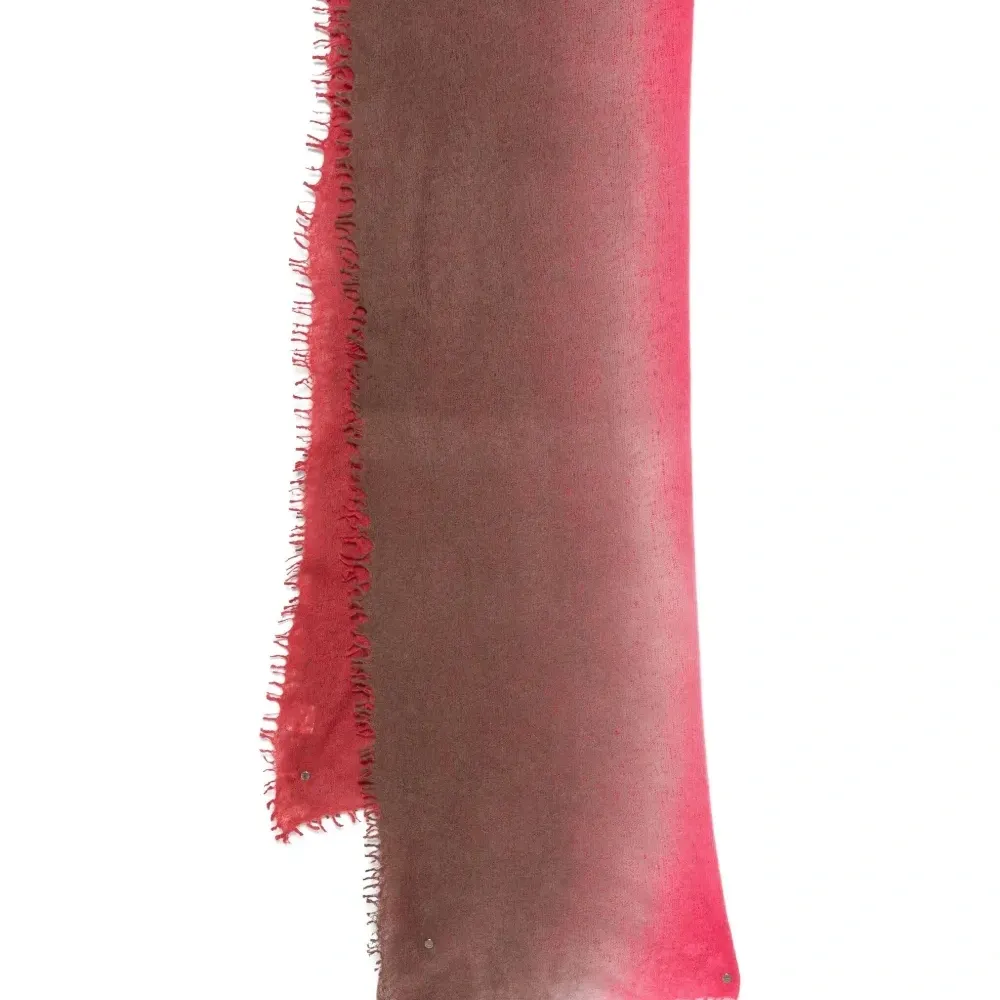 Шарф с необработанными краями