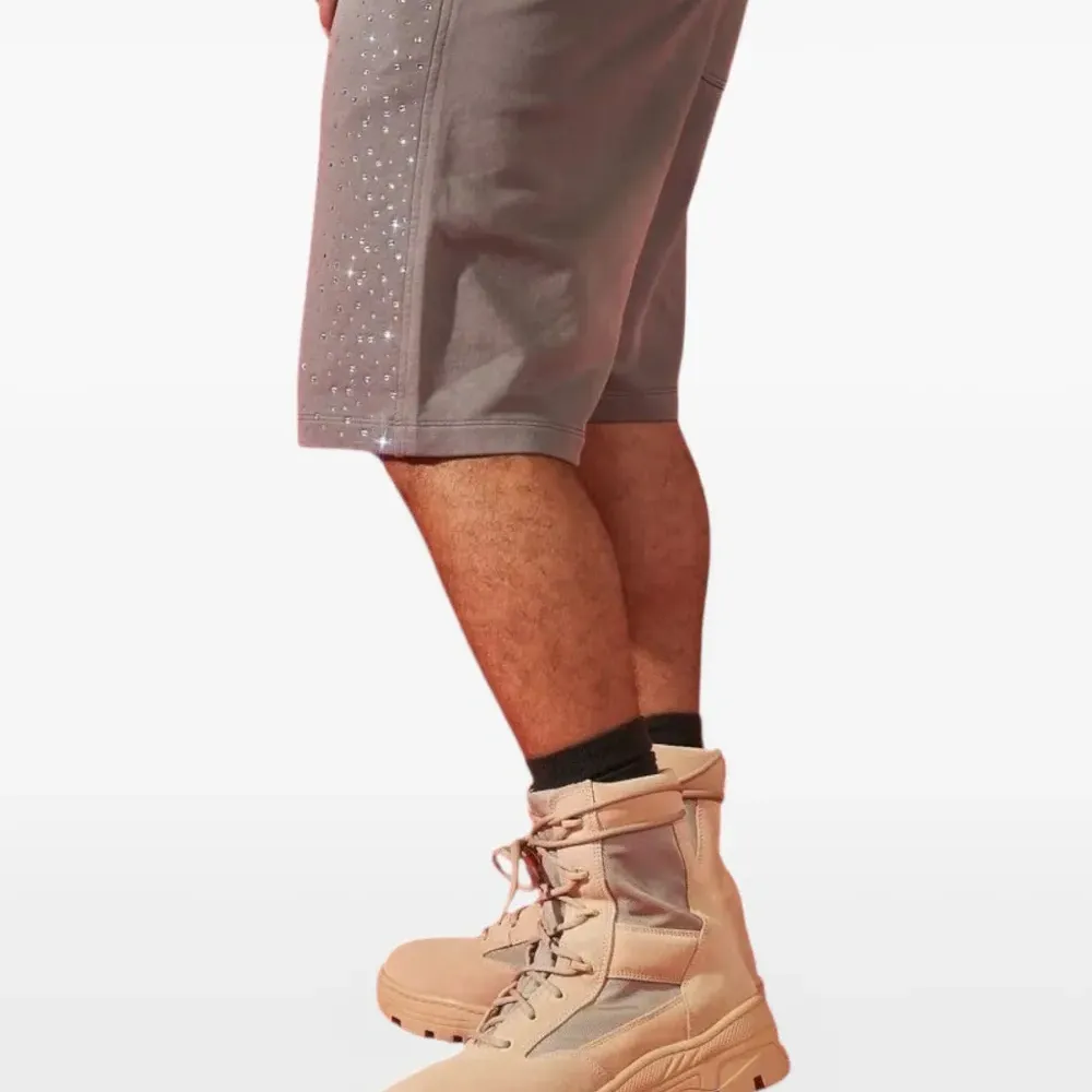 Спортивные шорты на кулиске с декоративной отделкой