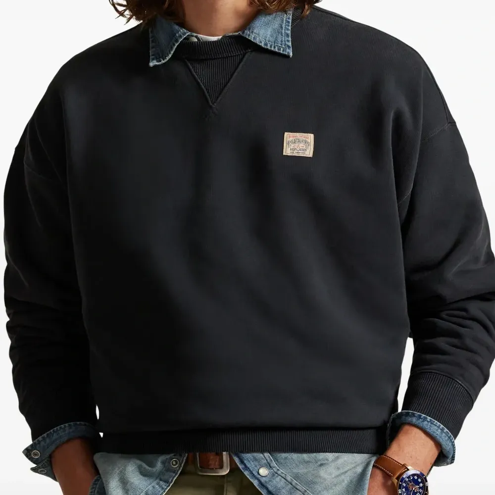 Толстовка с круглым вырезом