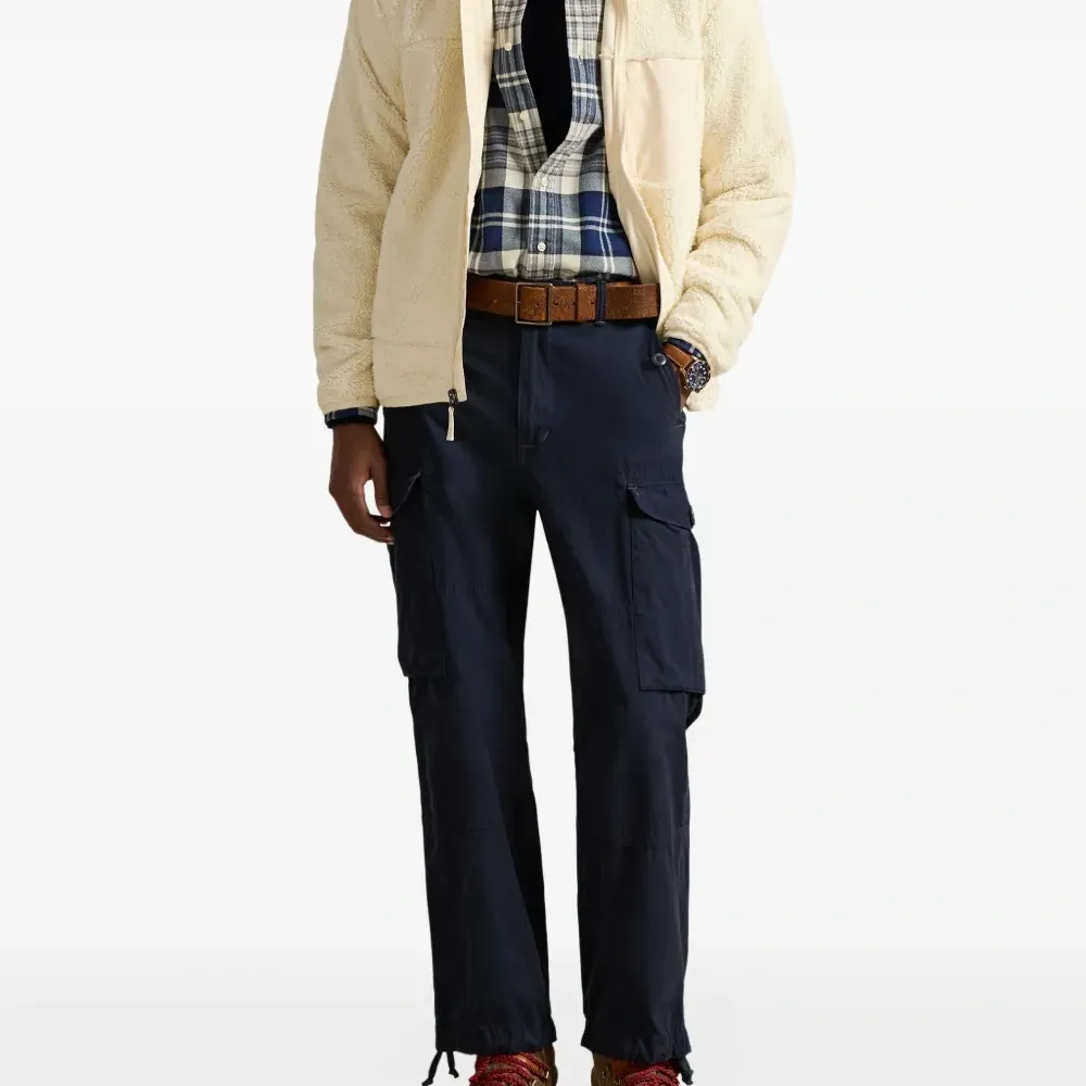 Толстовка с воротником-стойкой на молнии