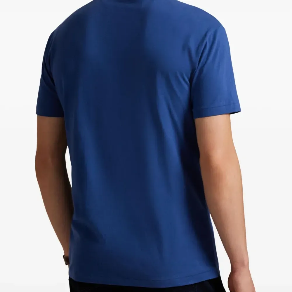 Футболка с логотипом