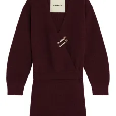 Платье с запахом и булавкой