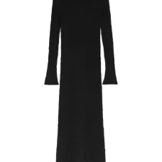 Расклешенное платье фактурной вязки