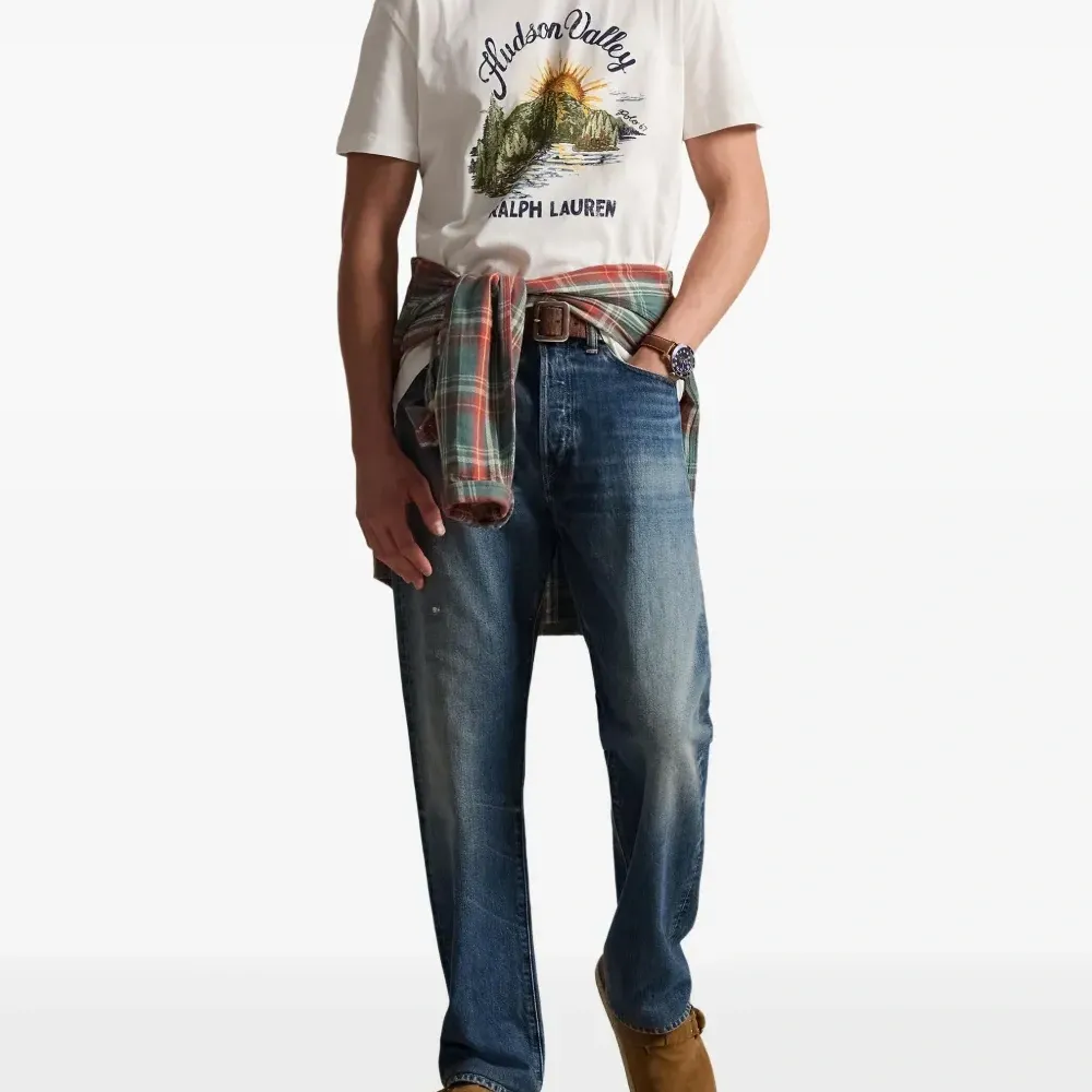 Футболка с графичным принтом