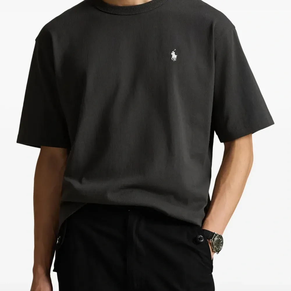 Футболка с логотипом