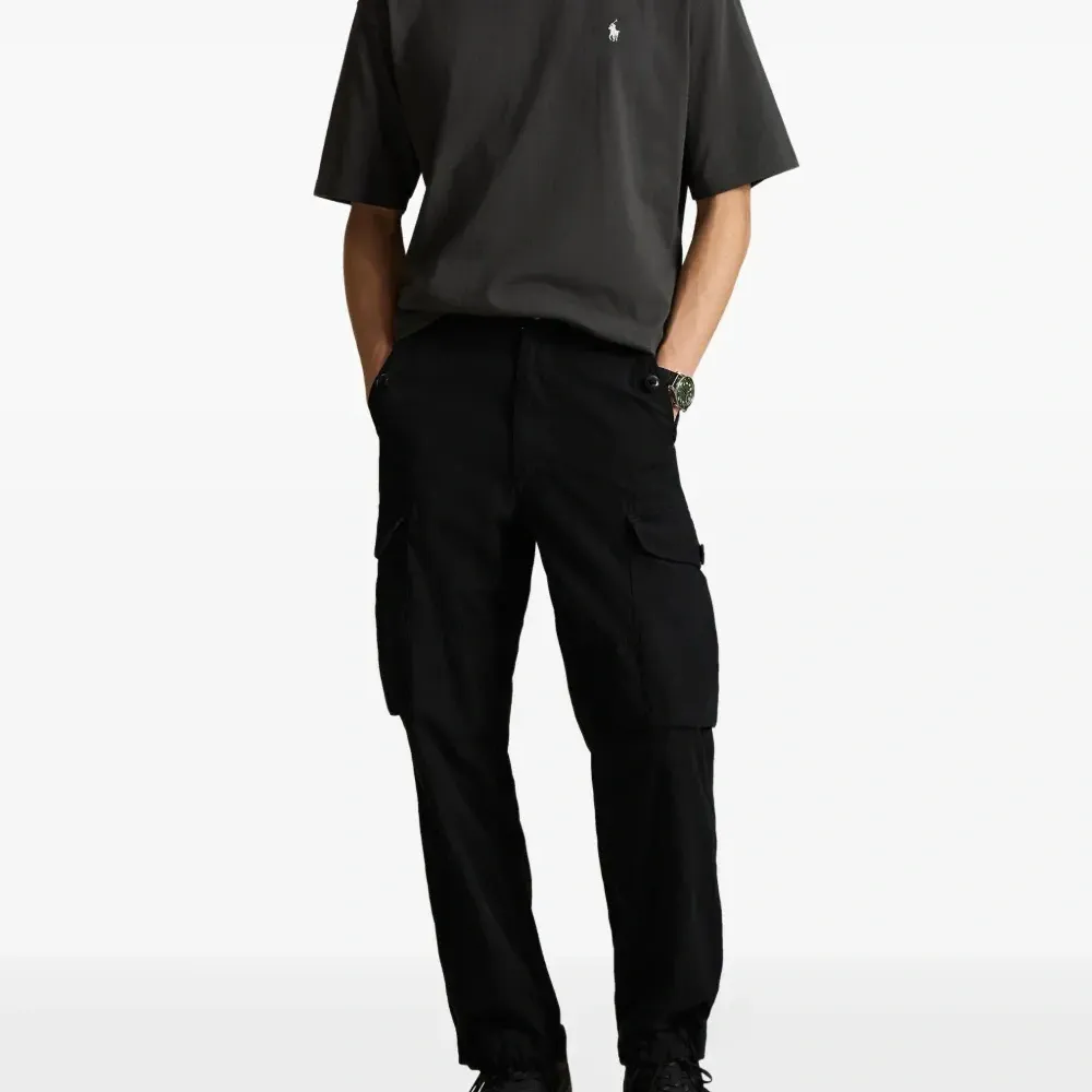 Футболка с логотипом