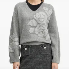 Свитер с V-образным вырезом и цветочным принтом
