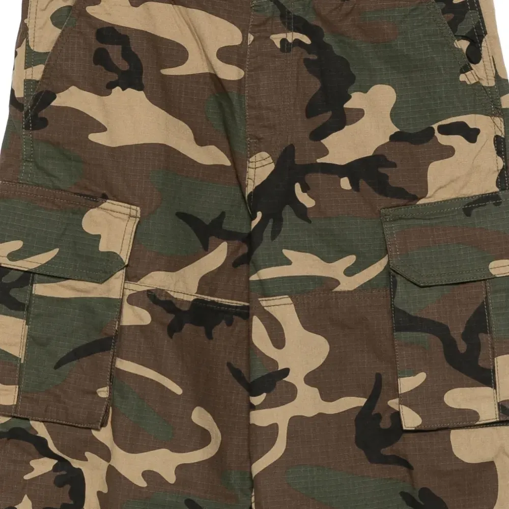 Брюки с камуфляжным принтом