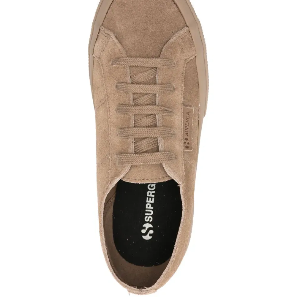 Кроссовки на шнуровке Кроссовки на шнуровке