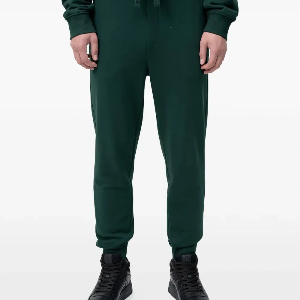 Спортивные брюки на завязках