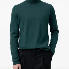 Свитер с воротником-стойкой