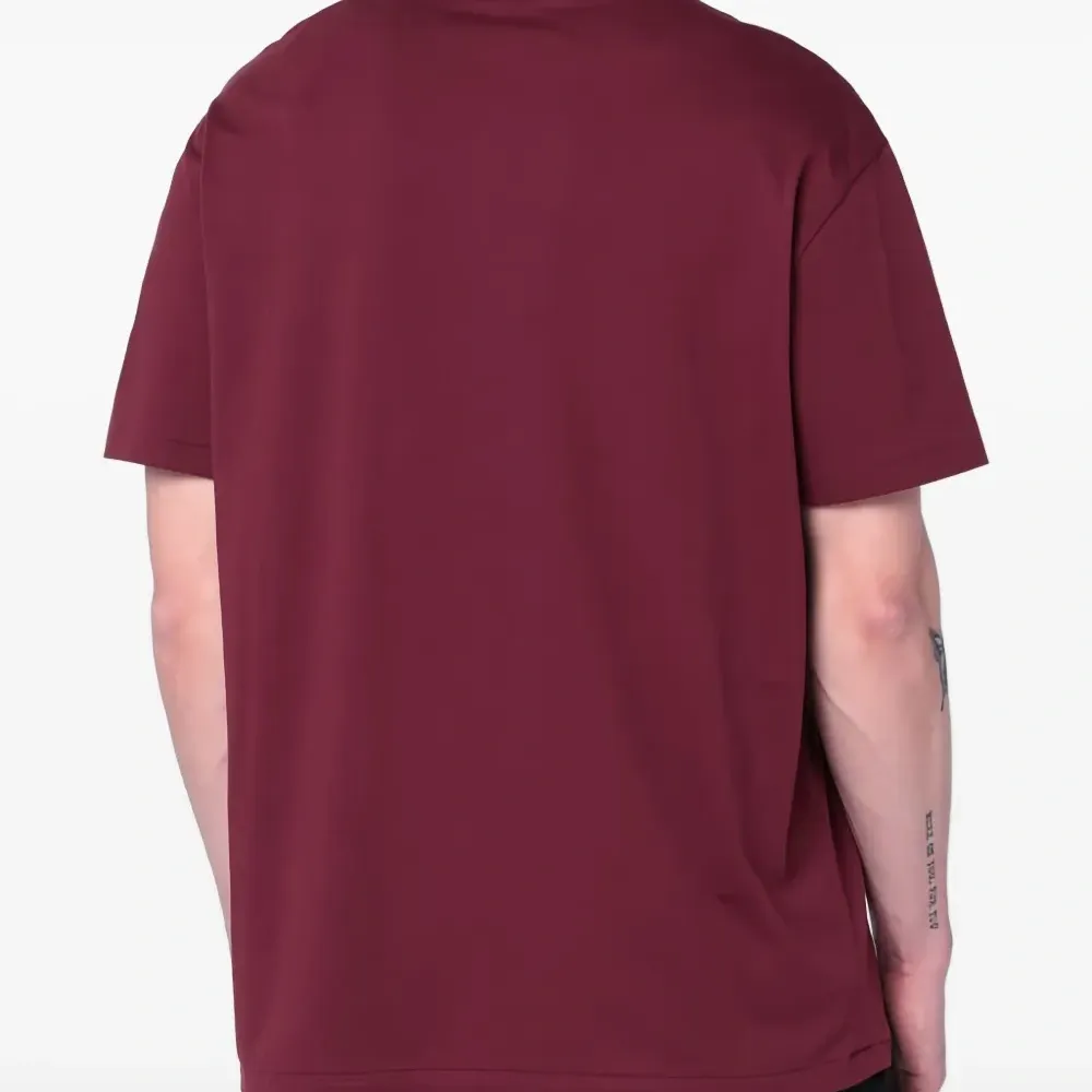 Футболка с короткими рукавами и карманом