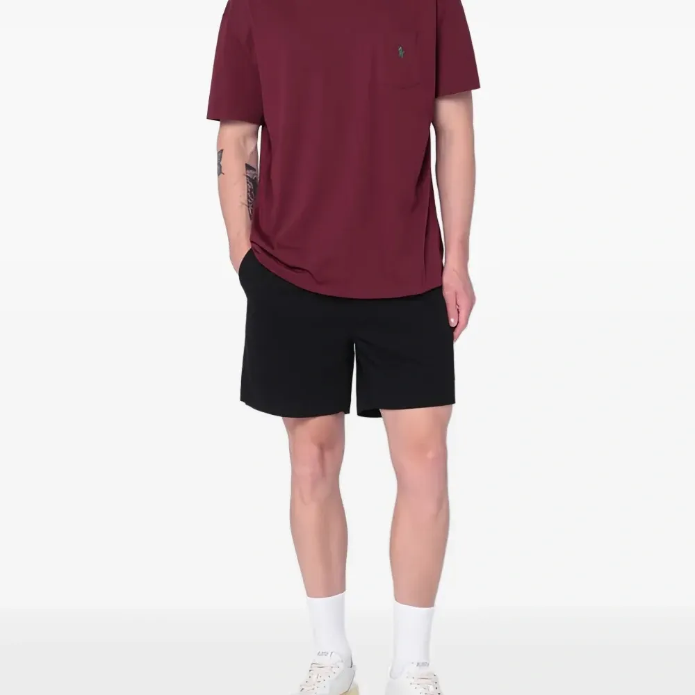 Футболка с короткими рукавами и карманом