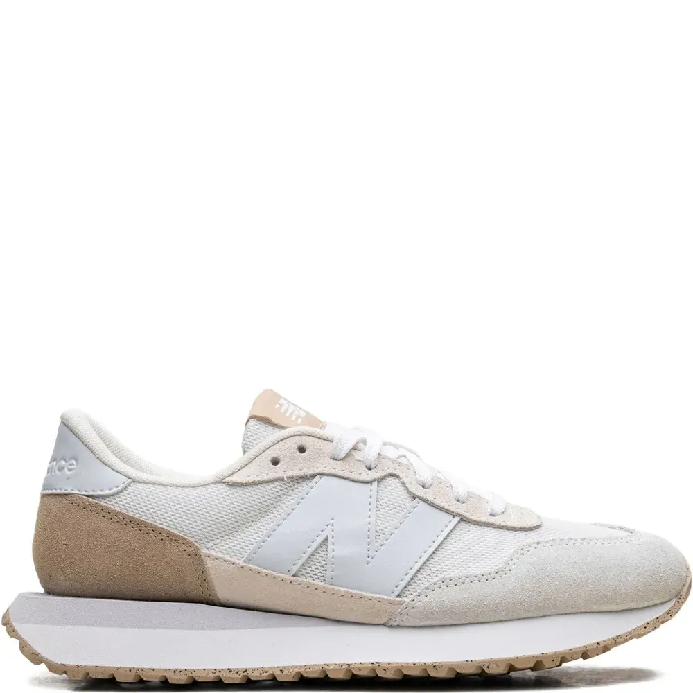 Кроссовки со вставками