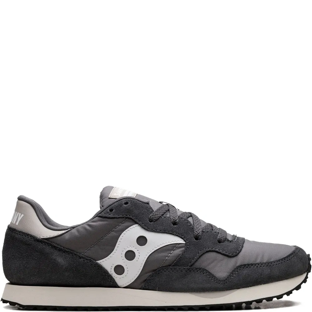 Кроссовки с логотипом