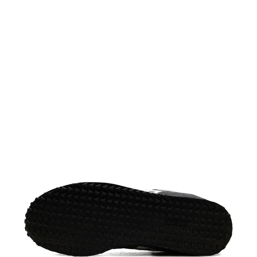 Кроссовки с логотипом