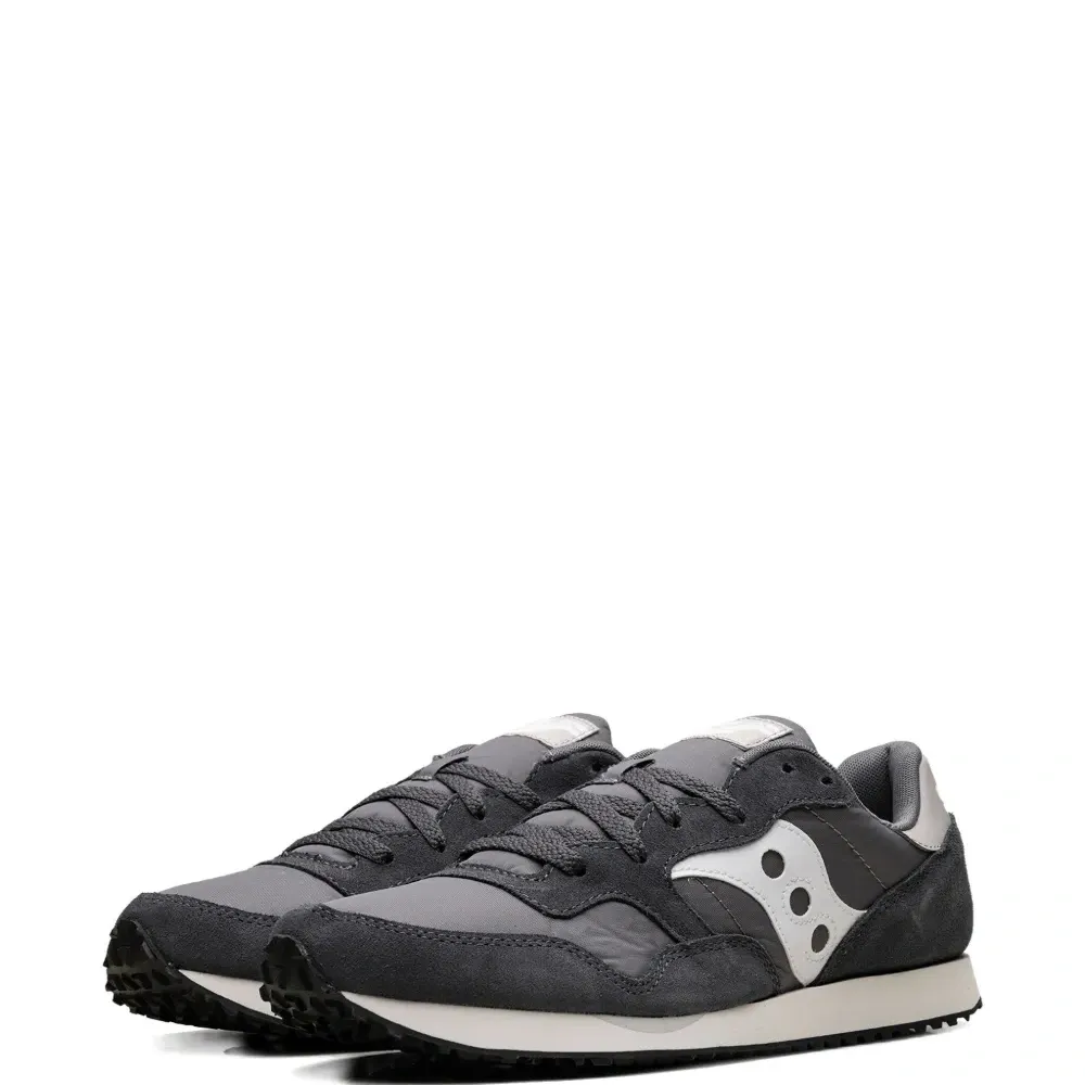 Кроссовки с логотипом