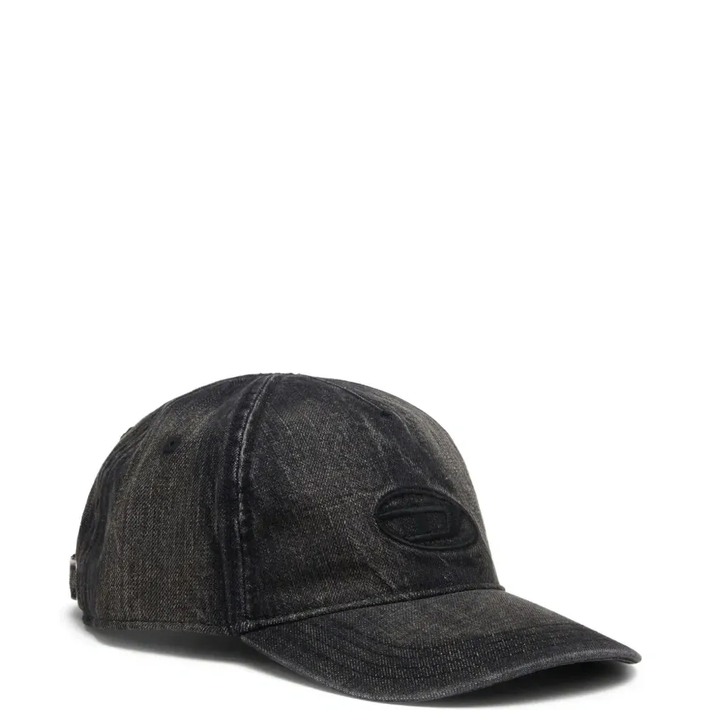 Бейсболка с вышитым логотипом