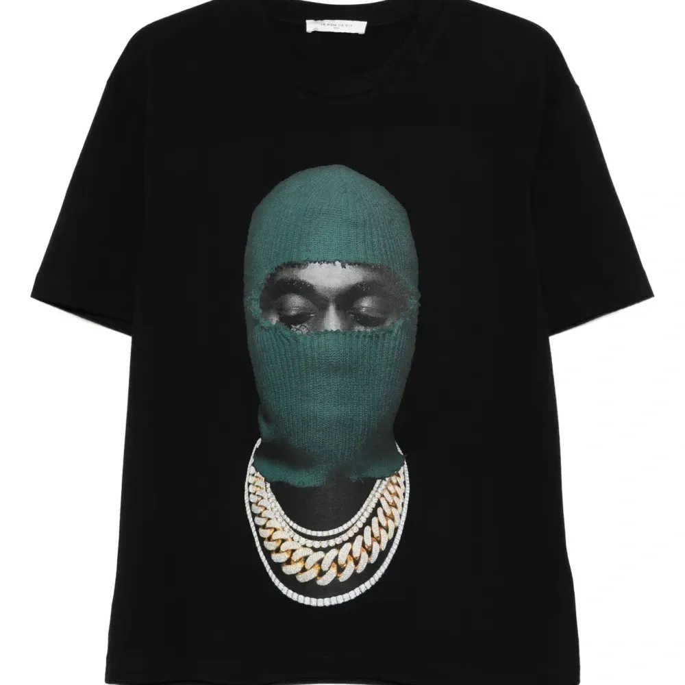 Футболка с графичным принтом Футболка с графичным принтом