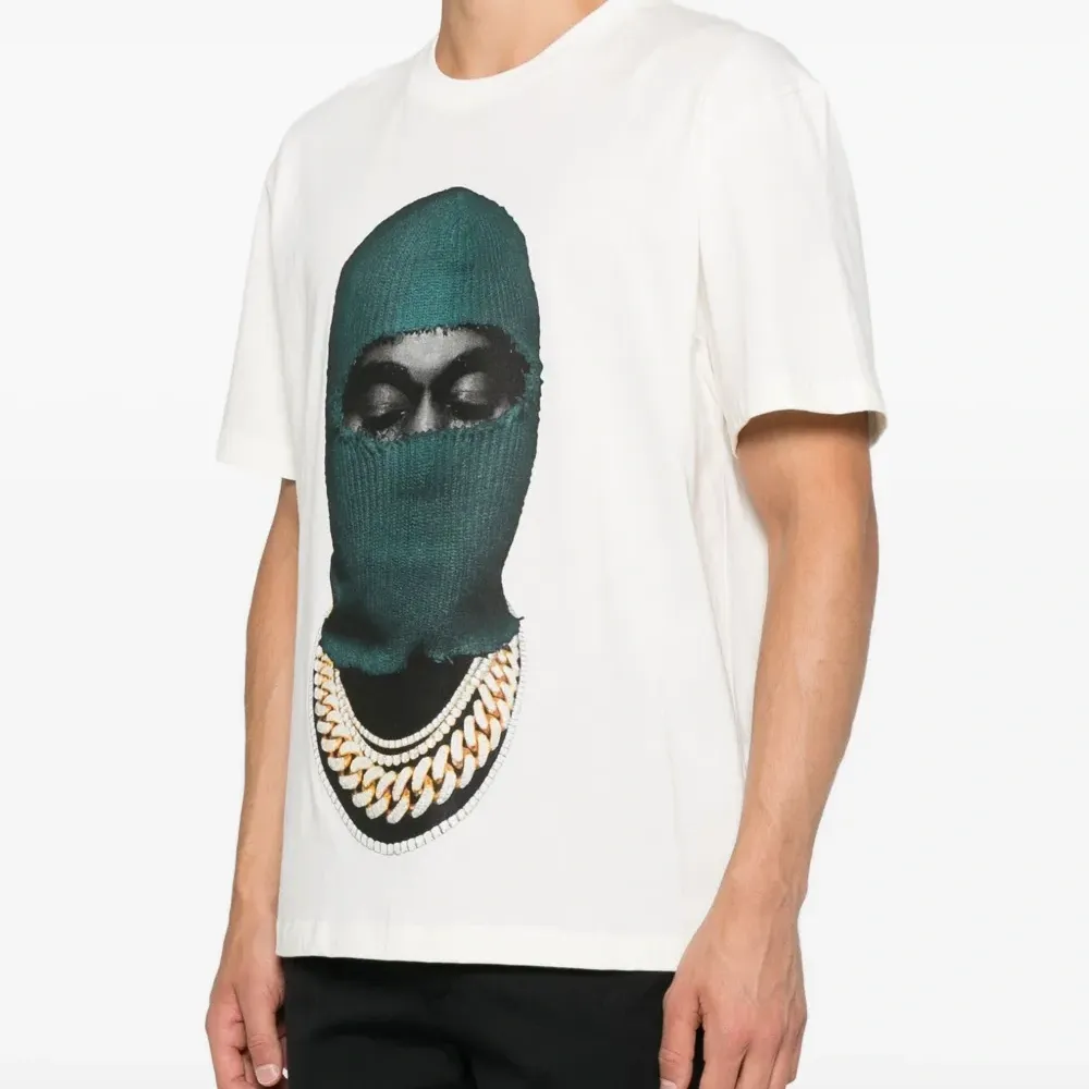 Футболка с графичным принтом Футболка с графичным принтом