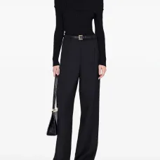 Свитер Kira в рубчик с открытыми плечами Свитер Kira в рубчик с открытыми плечами