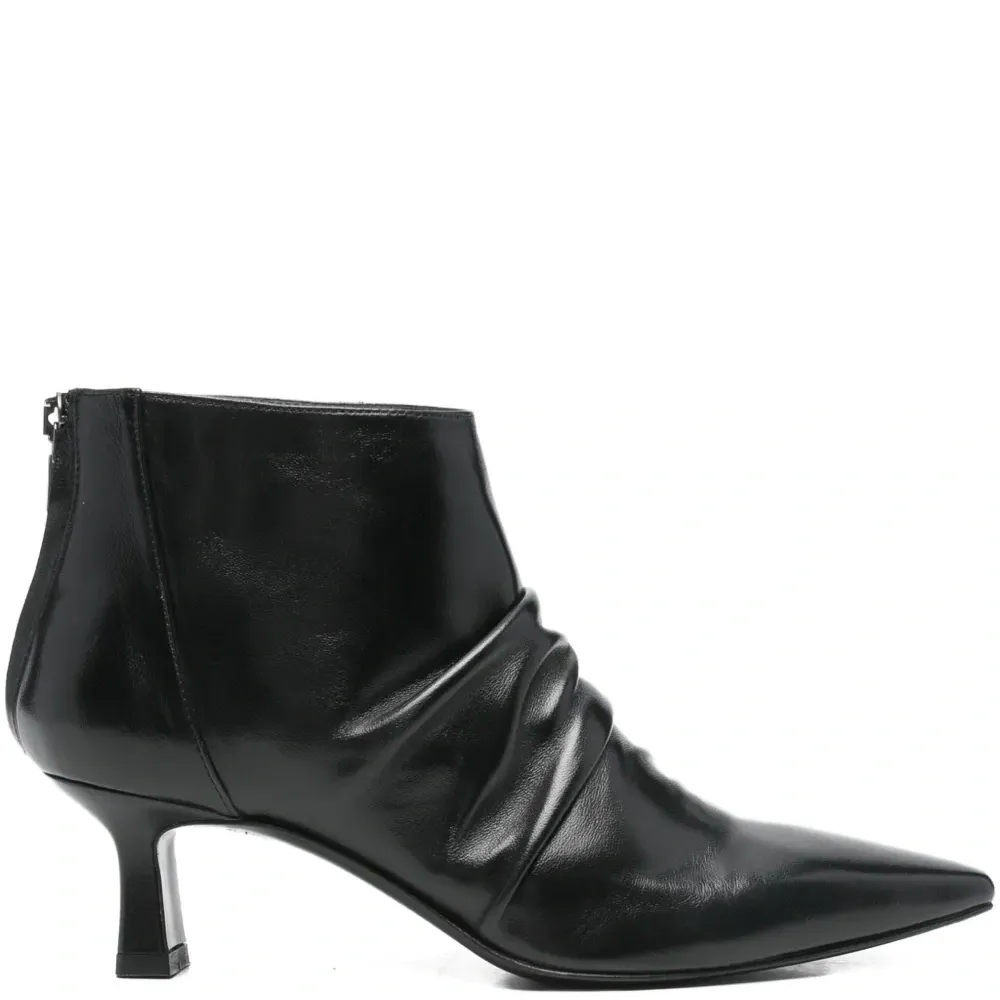 Ботильоны со сборками