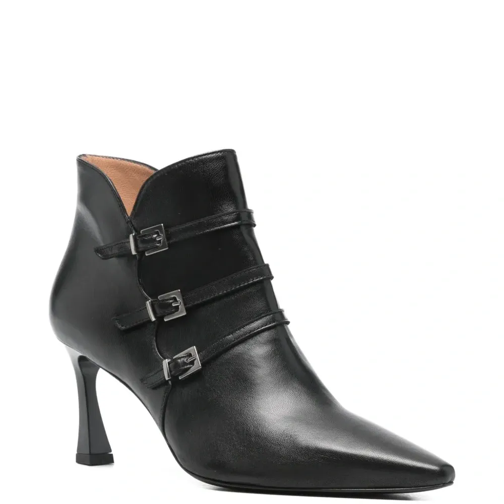 Ботильоны с пряжками